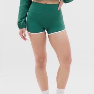 Athleta transcend tipped shortie GREEN Size L